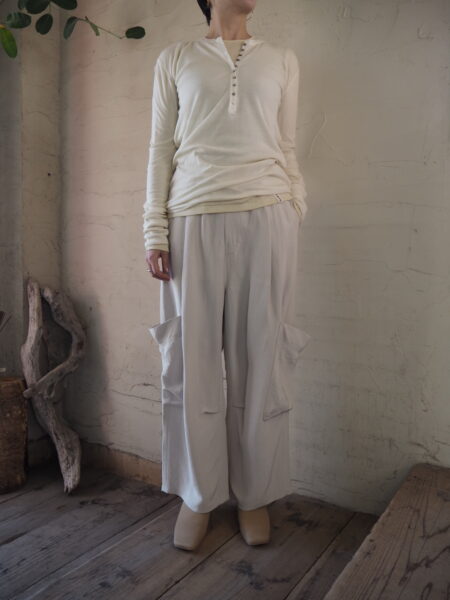 ETRÉ TOKYO 】ウールフライスヘンリーネックプルオーバー・クリーン