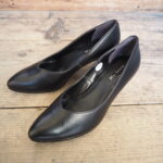 【 passione 】シングルジレ・バックプリーツブラウス・サイドタックパンツ・レザープレーンパンプス //