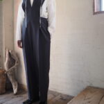 【VERSEAU】ノーカラーシルキーシャツ【Dignite  collier】すっきりサロペット・2wayワイドブークレパンツ