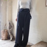 【 VERSEAU 】スーパーハイウェストパンツ・ノーカラーシルキーシャツ //