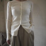 【 TenuE 】金ボタンジャケット・タックワイドパンツ・前後着用ボタンニット //