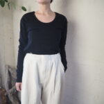 【 ETRÉ TOKYO 】オーガニックコットンUネックロンTee・デニムタックワイドパンツ