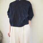【RIM.ARK】Tuck pleats raglan blouse・Hook design fit tops
