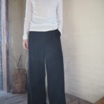 【 ETRÉ TOKYO 】スヴィンコットンニットベスト・エアリースウェットパンツ //