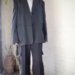 【 ETRÉ TOKYO 】サイドベンツテーラードジャケット・ポインテッドインヒールミュール //